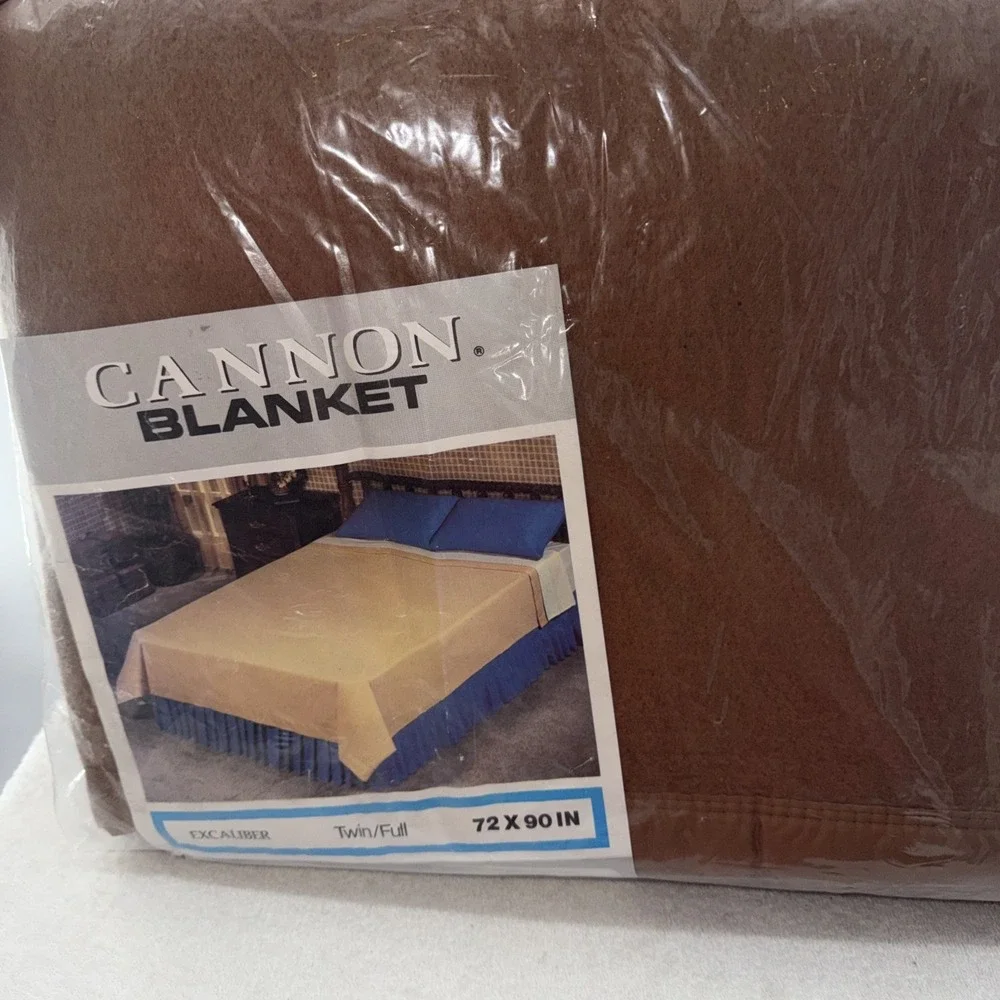 Cannon Brown Polyester Plymouth Blanket Twin/Full Nylon Satin Binding 72